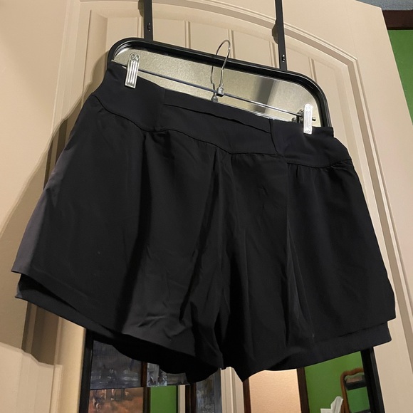 ON CLOUD running shorts - Picture 8 of 12